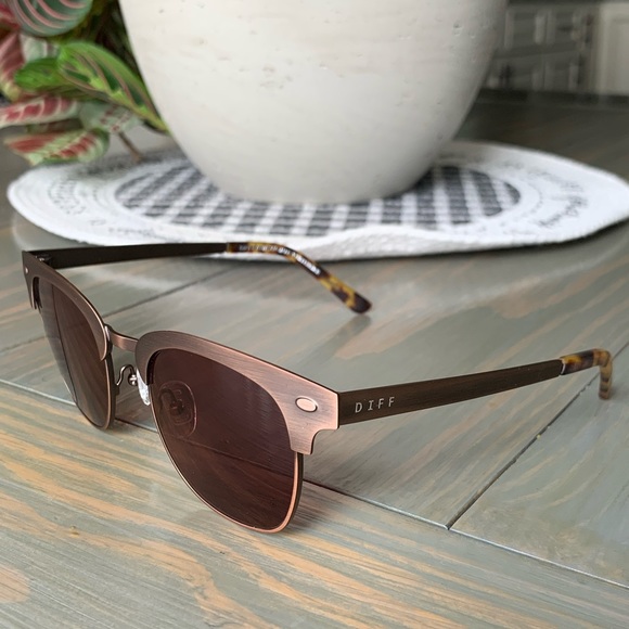 Diff Emmett Sunglasses - Picture 3 of 4